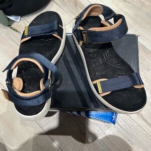 Woden sandals